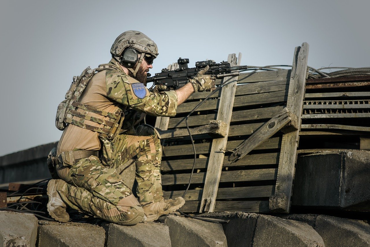 war, desert, guns